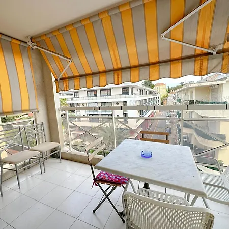 Charming In 10-min To