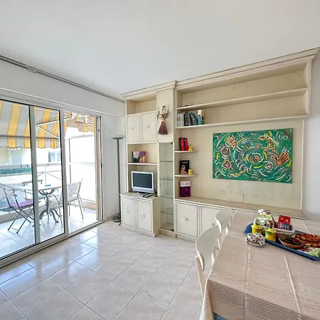 Charming In 10-min To