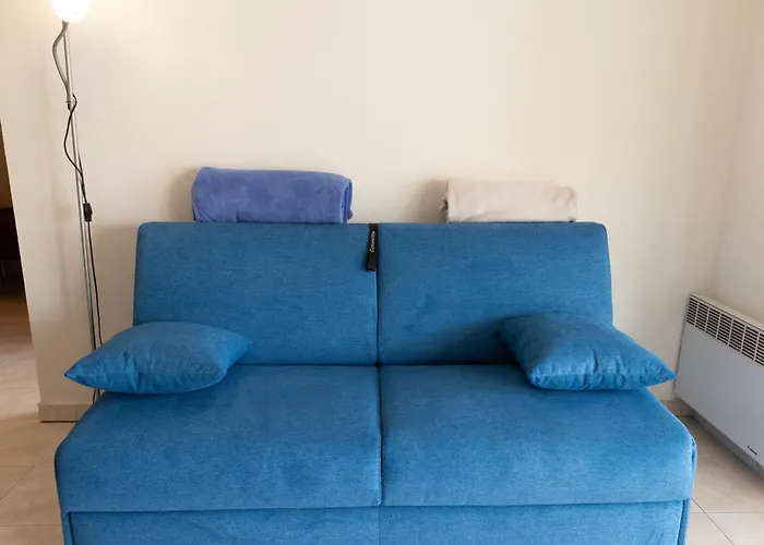 Charming In 10-min To *