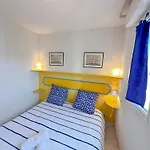 Charming In 10-min To